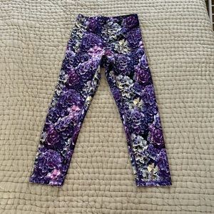 Boutique purple hydrangea leggings for sale!